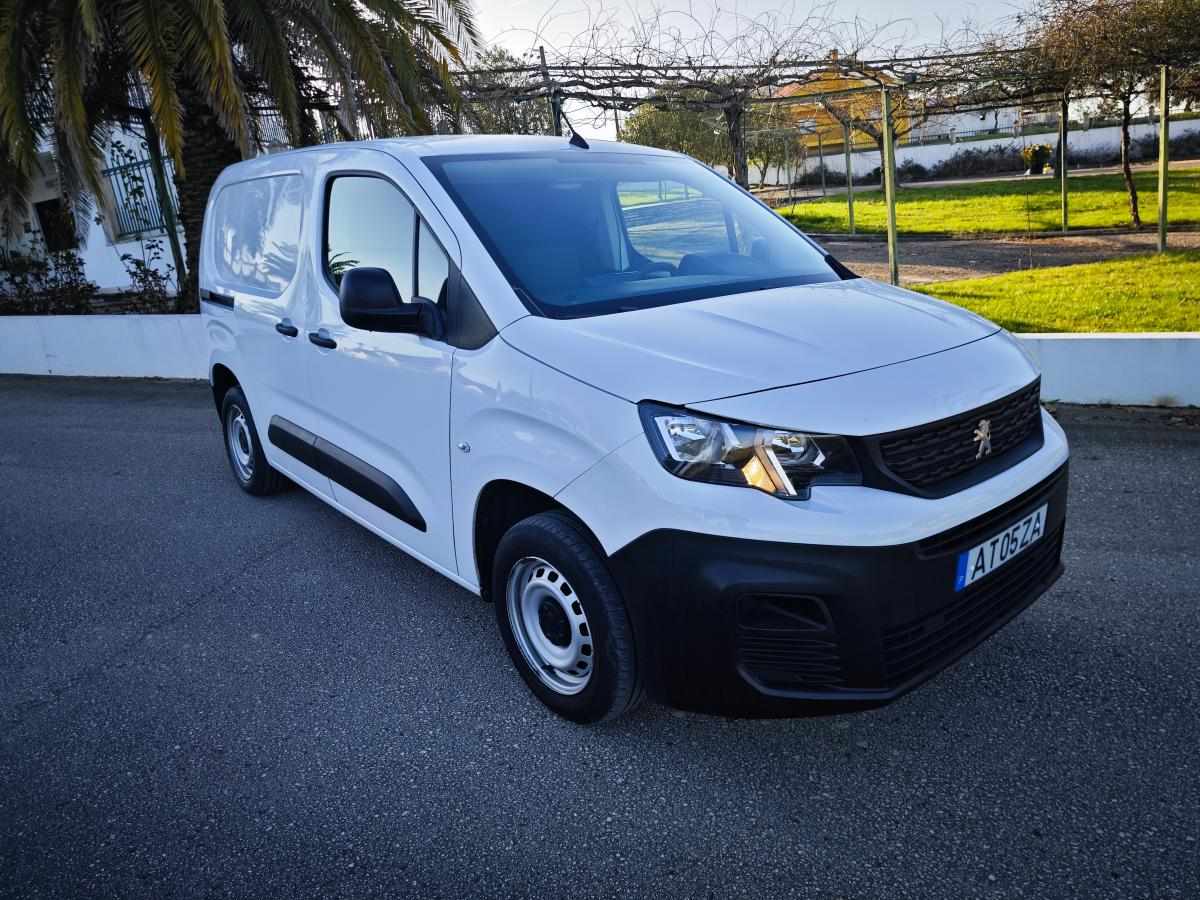 peugeot-partner-1-5-102cv-2022-diesel-1499cc