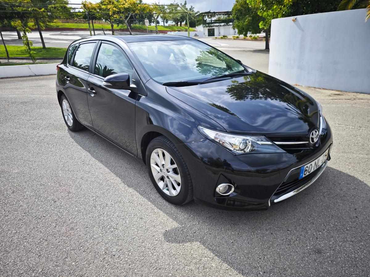 toyota-auris-1-33-dual-vvt-i-2013-gasolina-1329cc