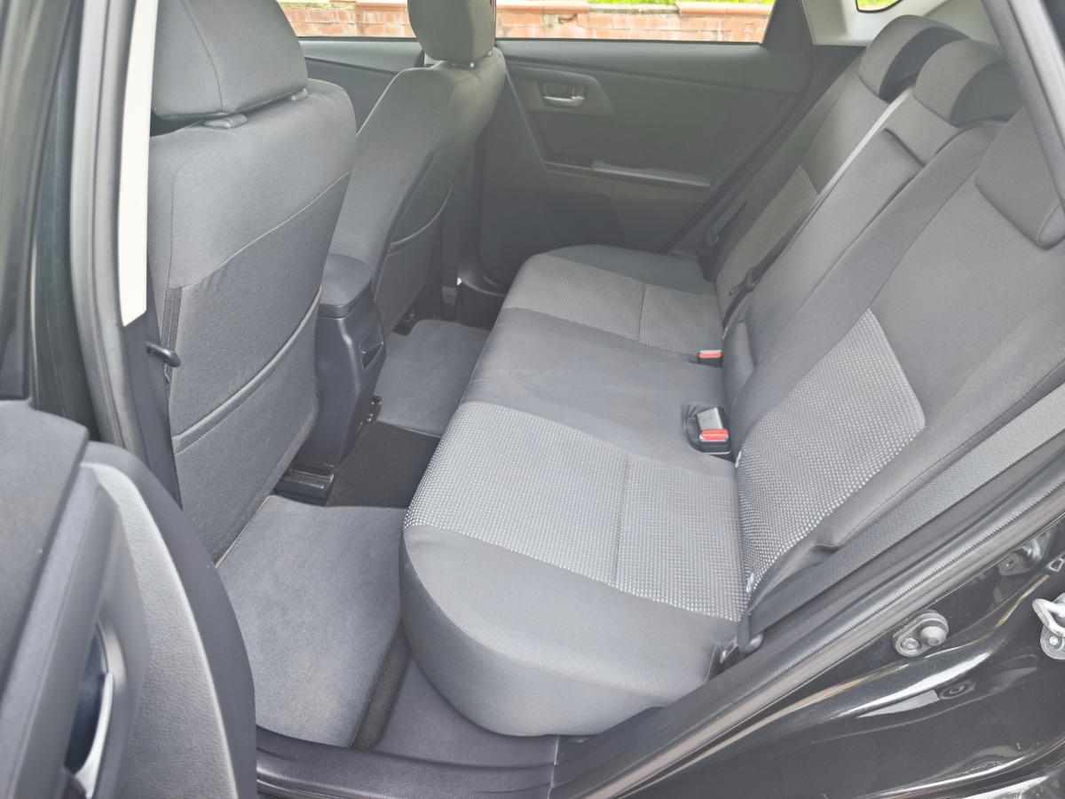 toyota-auris-1-33-dual-vvt-i-2013-gasolina-1329cc
