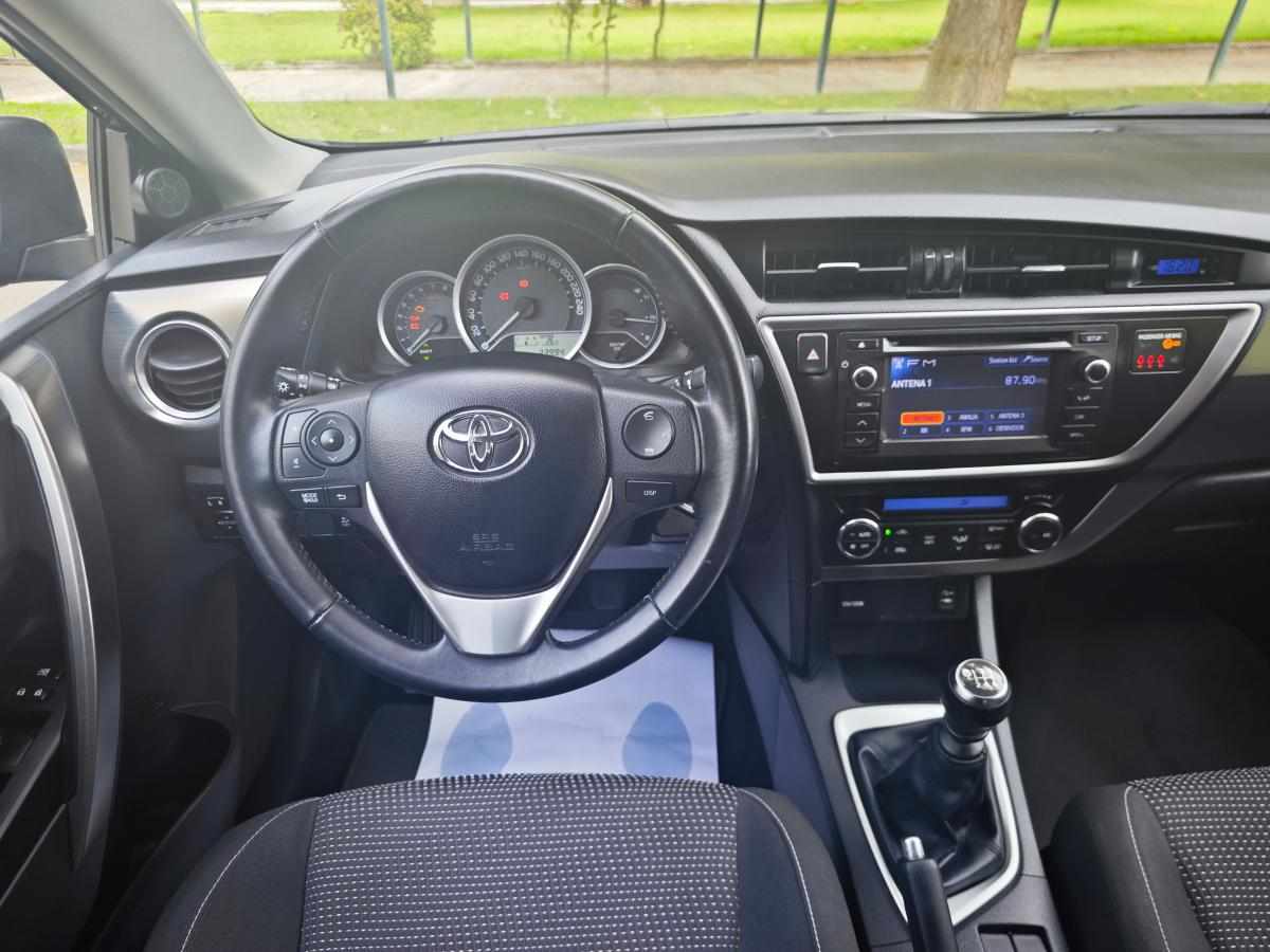 toyota-auris-1-33-dual-vvt-i-2013-gasolina-1329cc