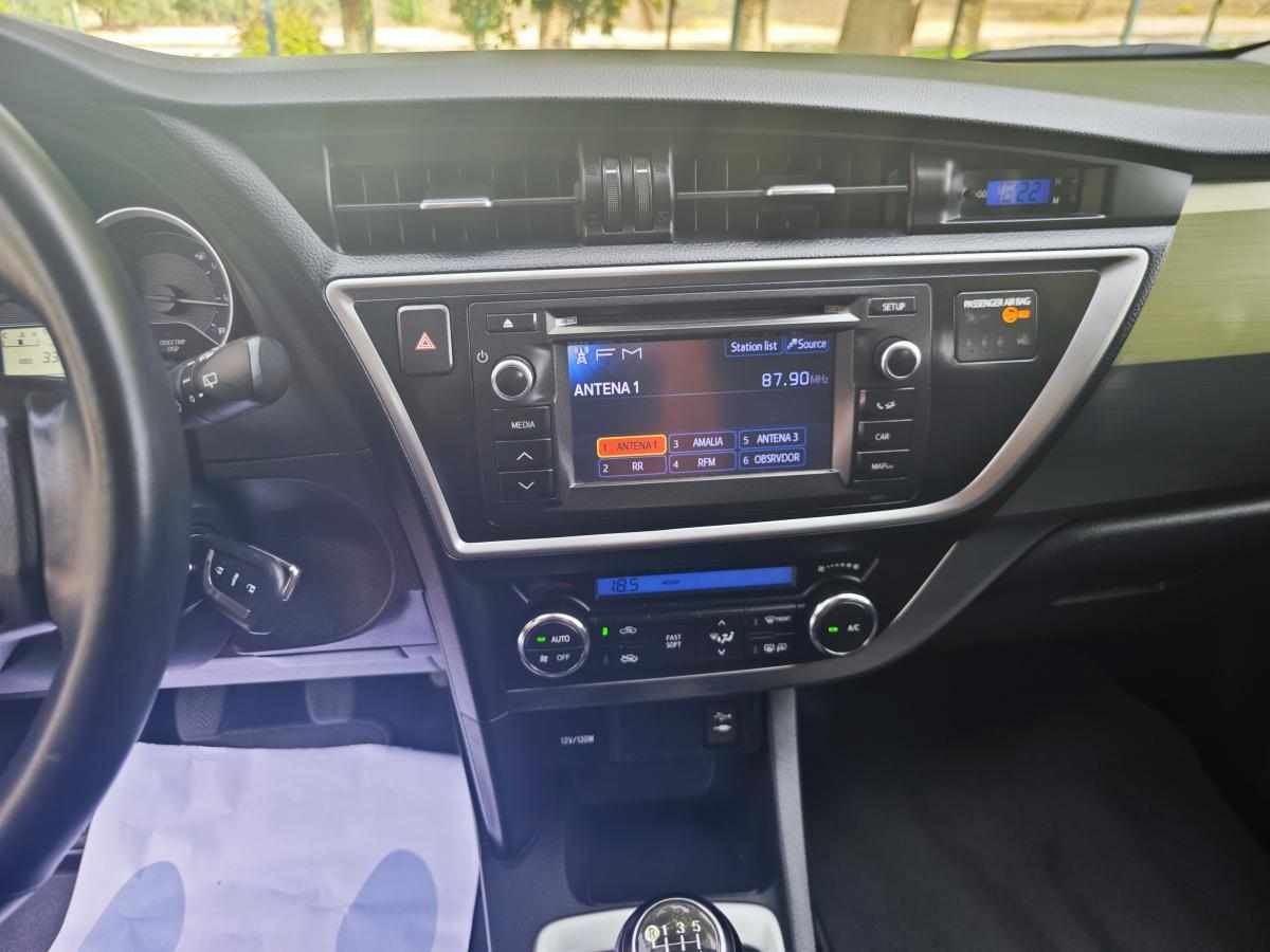 toyota-auris-1-33-dual-vvt-i-2013-gasolina-1329cc