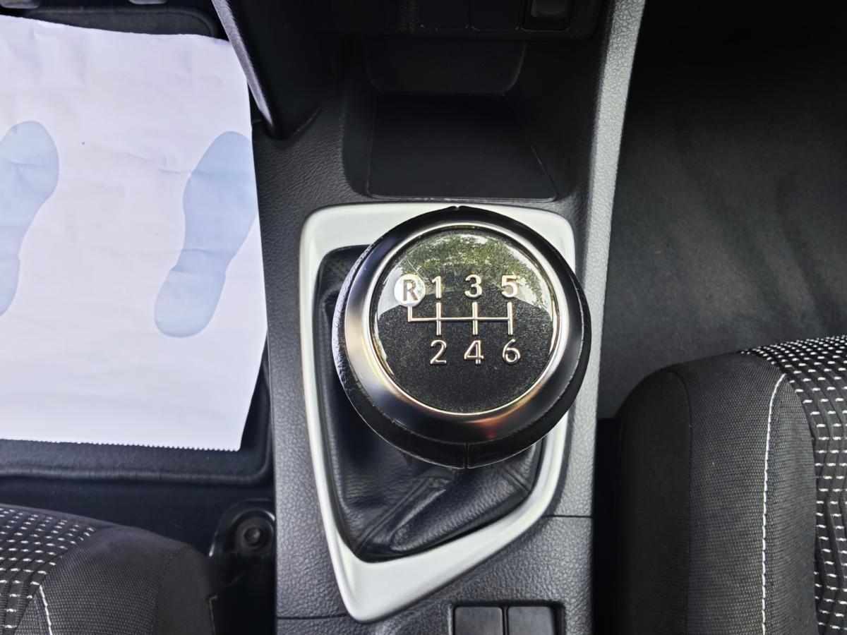 toyota-auris-1-33-dual-vvt-i-2013-gasolina-1329cc