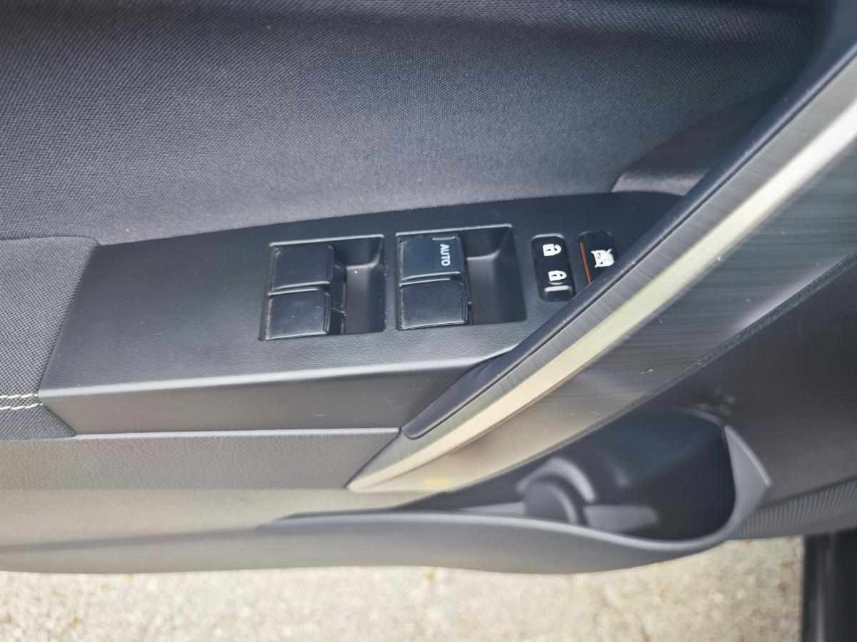 toyota-auris-1-33-dual-vvt-i-2013-gasolina-1329cc
