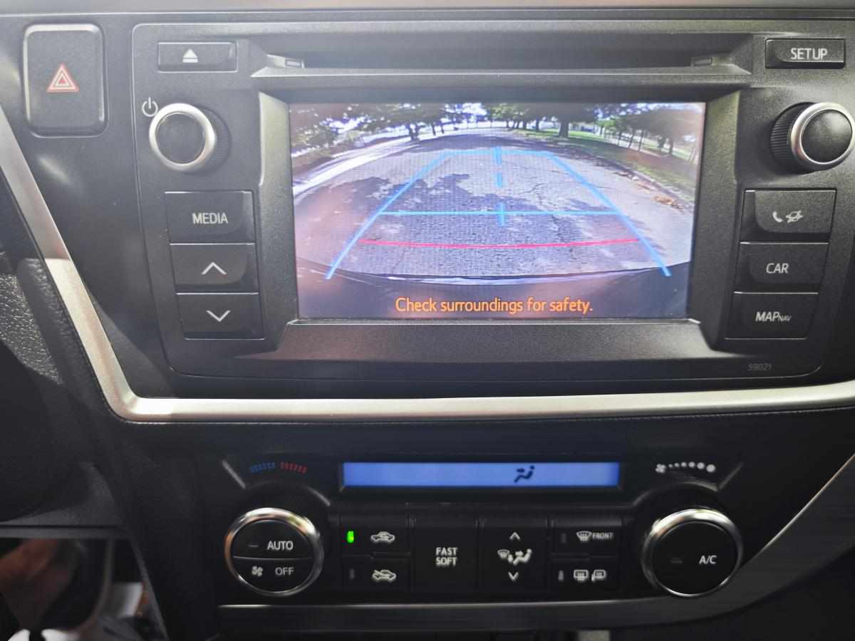 toyota-auris-1-33-dual-vvt-i-2013-gasolina-1329cc