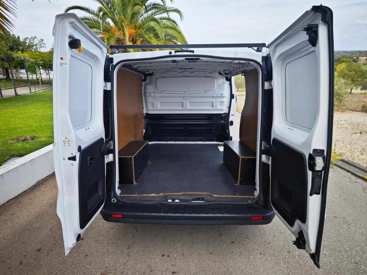 renault-trafic-2-0-131cv-2023-diesel-1997cc