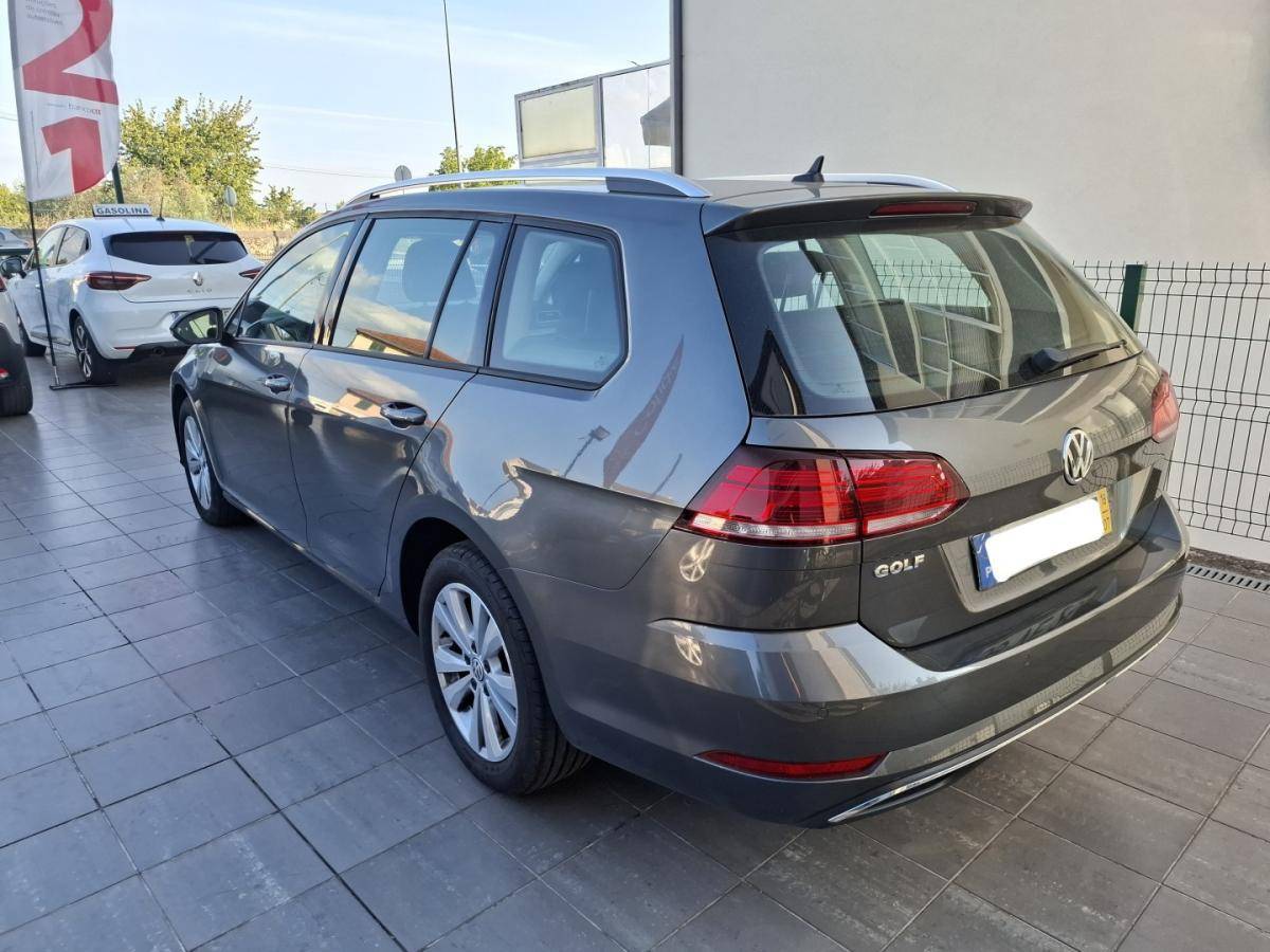 volkswagen-golf-variant-2018-diesel-1598cc