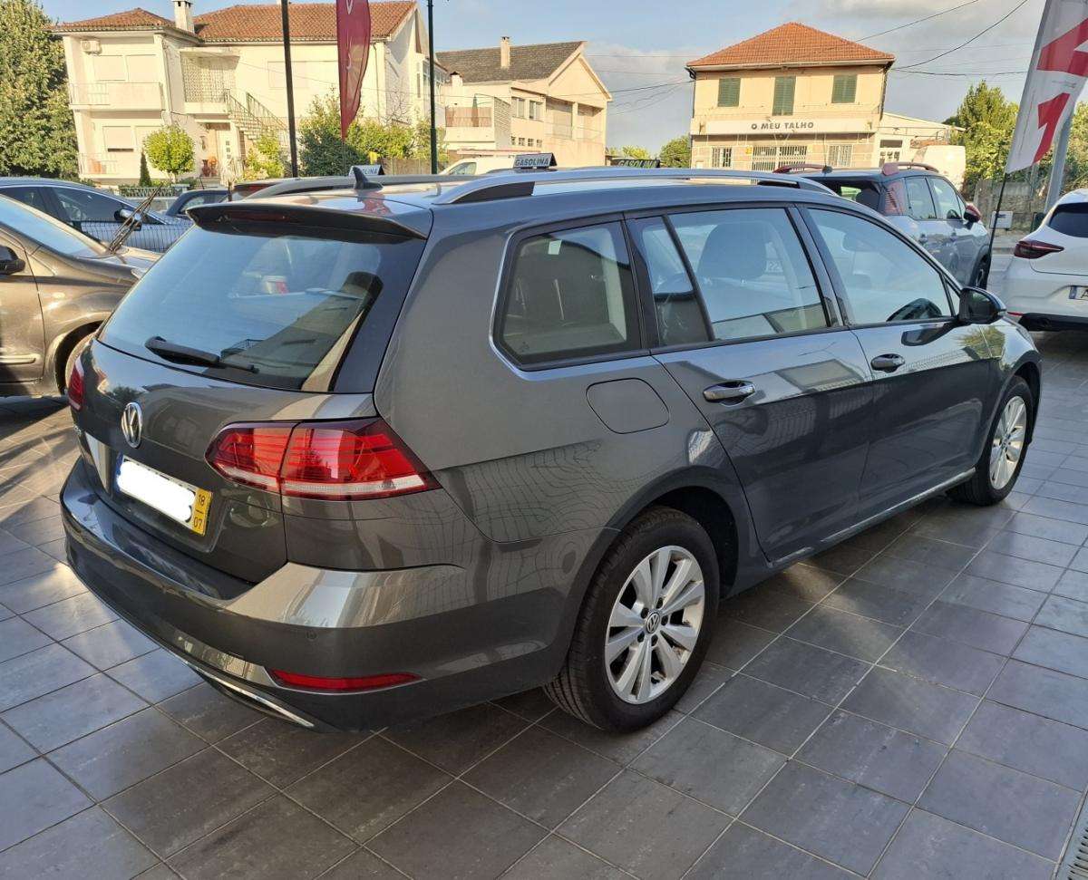 volkswagen-golf-variant-2018-diesel-1598cc