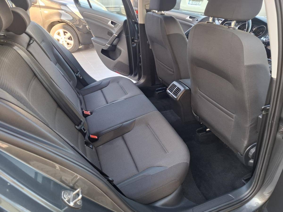 volkswagen-golf-variant-2018-diesel-1598cc