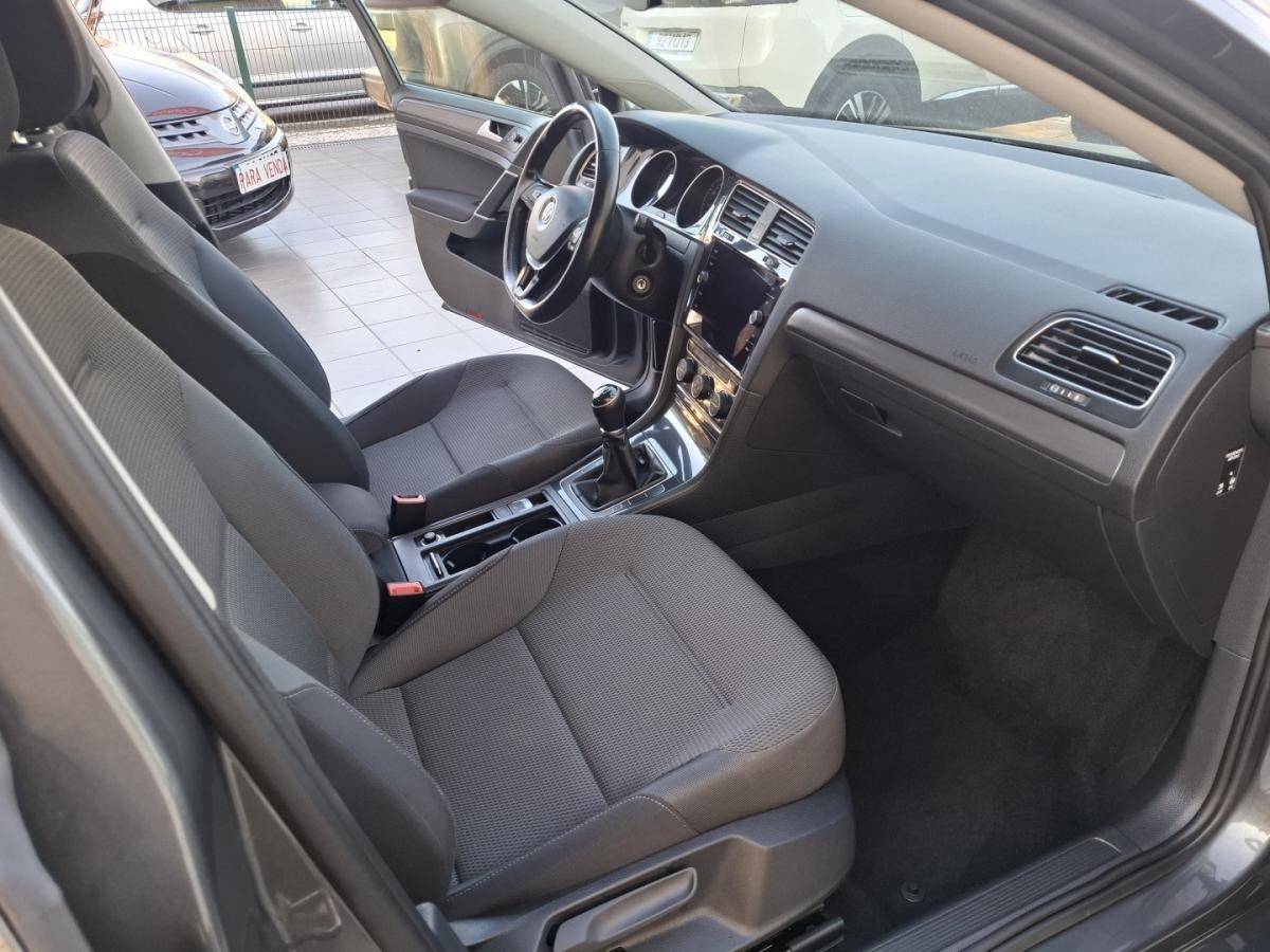 volkswagen-golf-variant-2018-diesel-1598cc