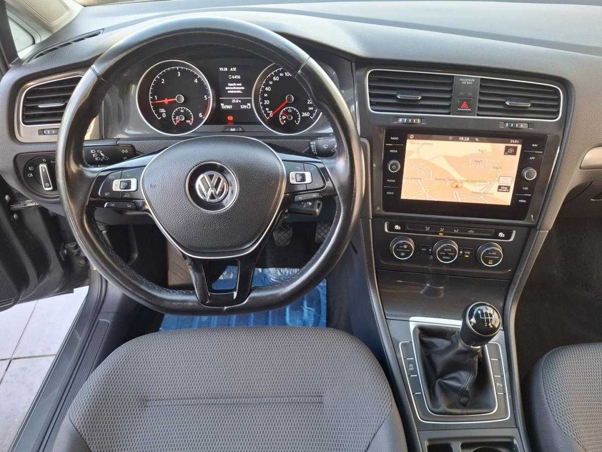 volkswagen-golf-variant-2018-diesel-1598cc
