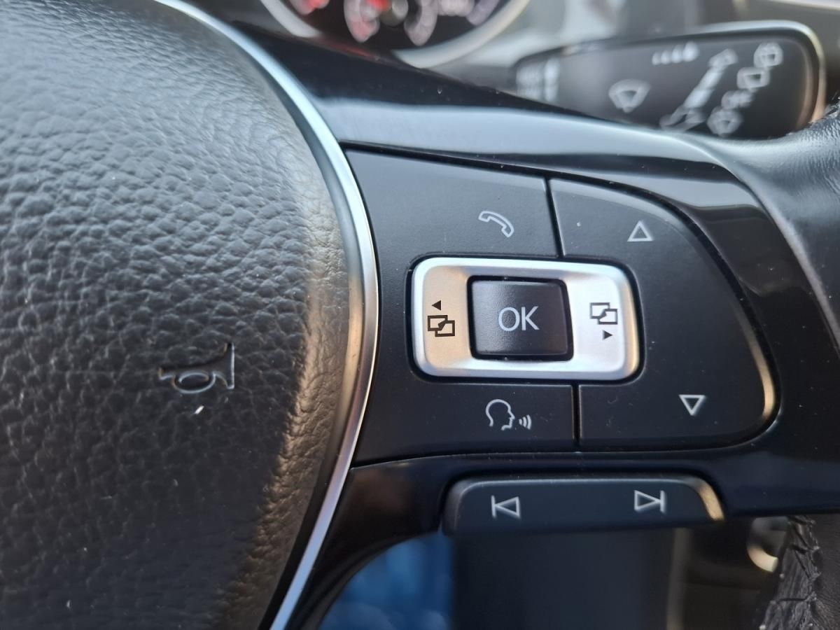 volkswagen-golf-variant-2018-diesel-1598cc