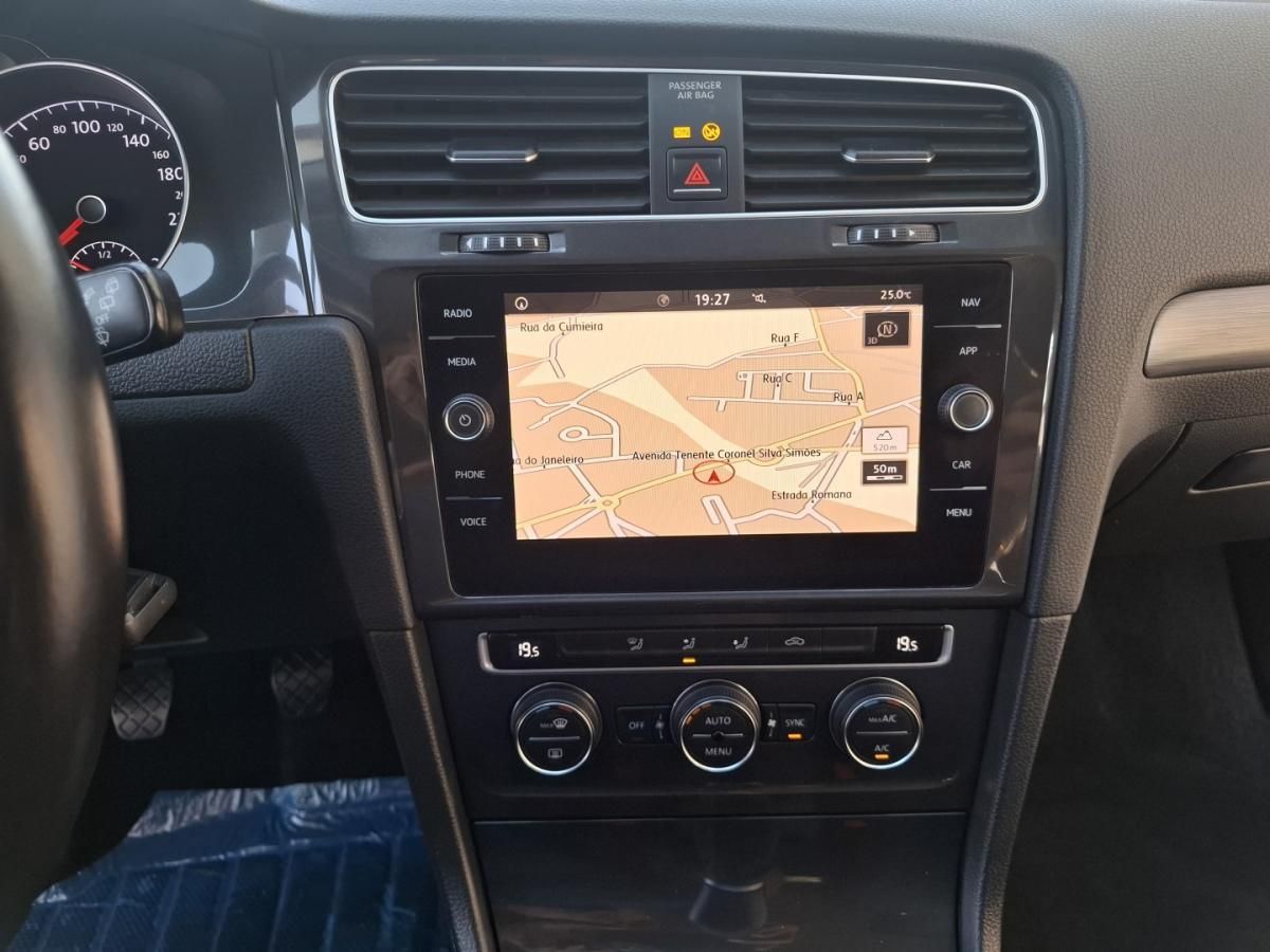 volkswagen-golf-variant-2018-diesel-1598cc