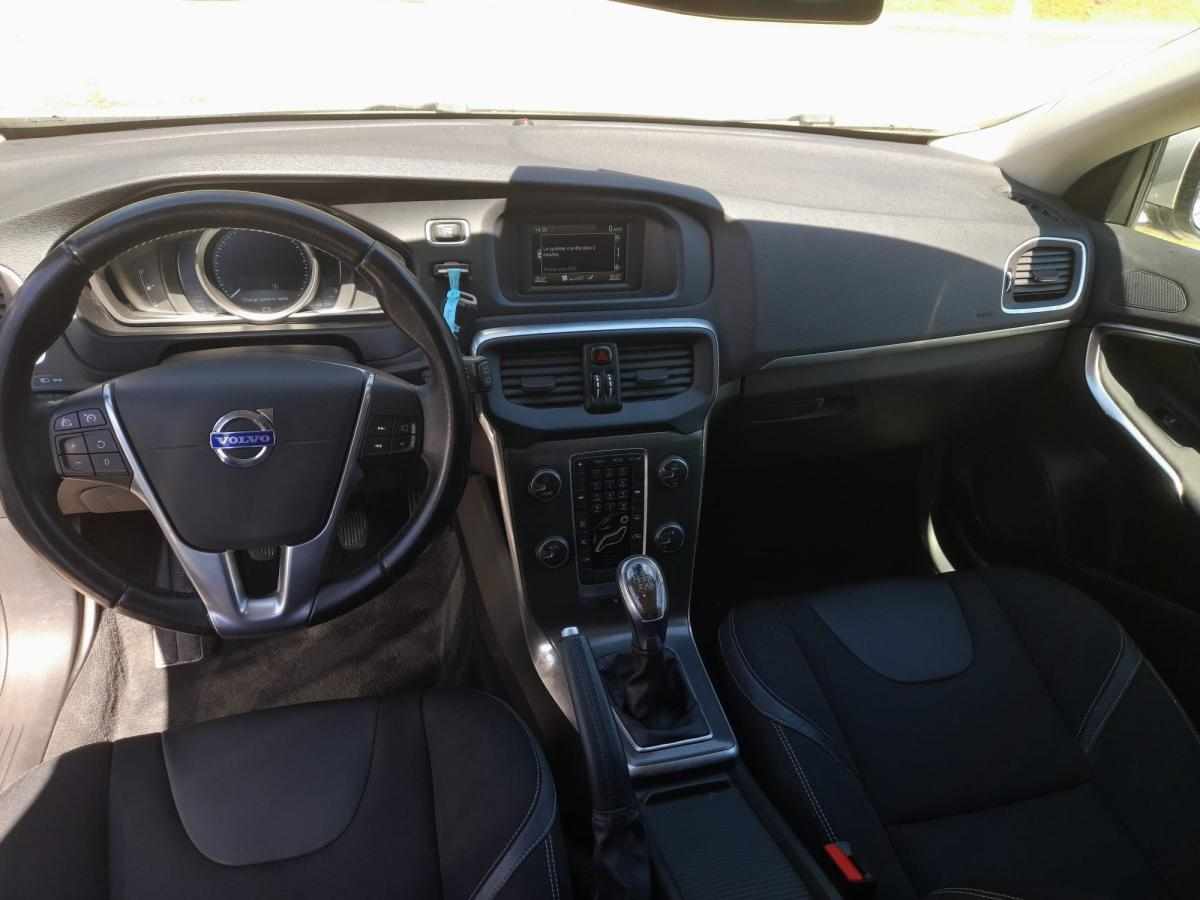 volvo-v40-2013-diesel-1560cc