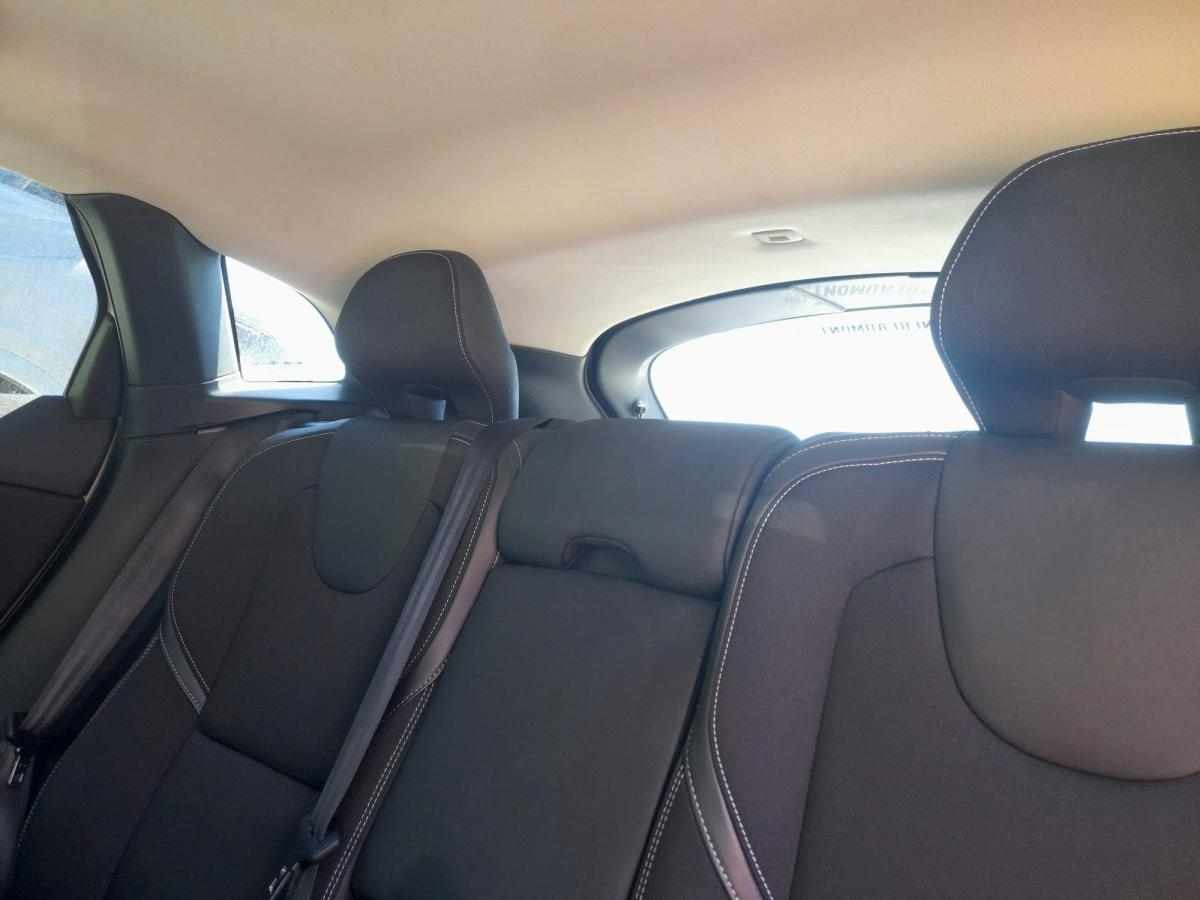 volvo-v40-2013-diesel-1560cc