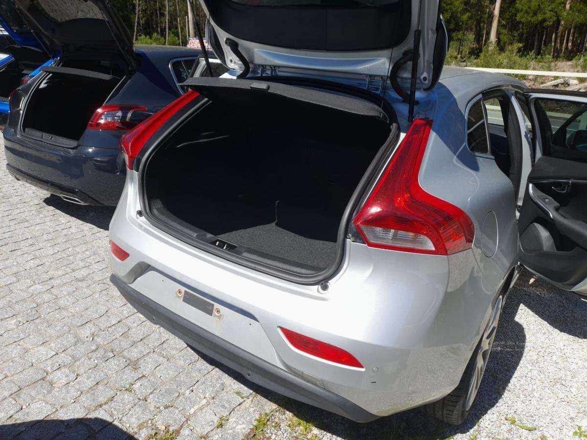 volvo-v40-2013-diesel-1560cc