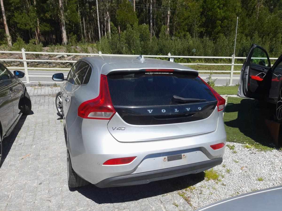 volvo-v40-2013-diesel-1560cc