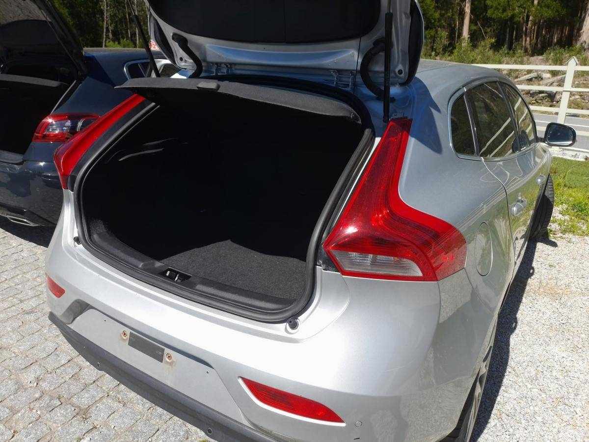 volvo-v40-2013-diesel-1560cc