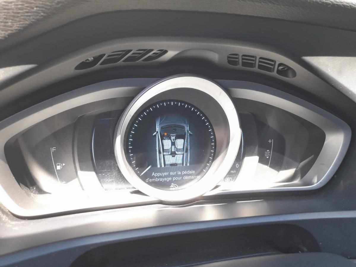 volvo-v40-2013-diesel-1560cc