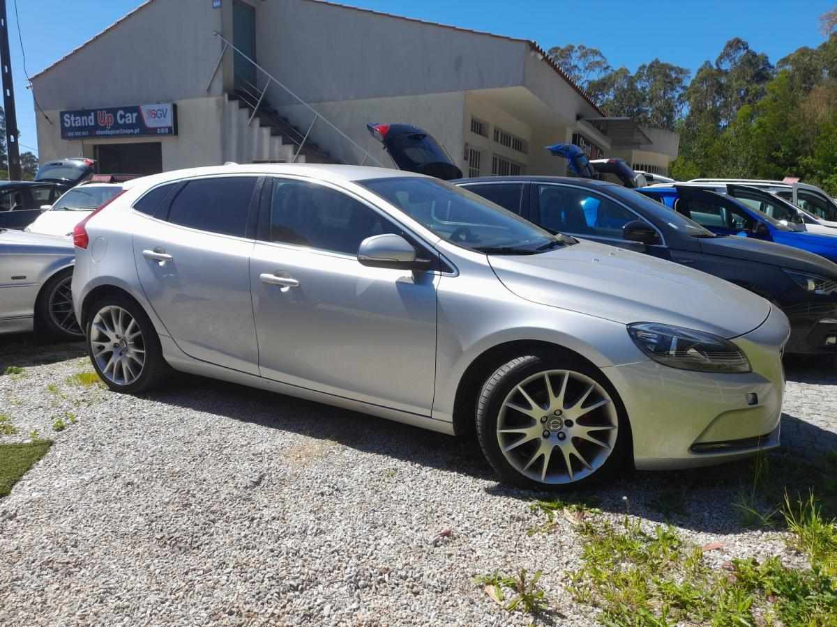 volvo-v40-2013-diesel-1560cc