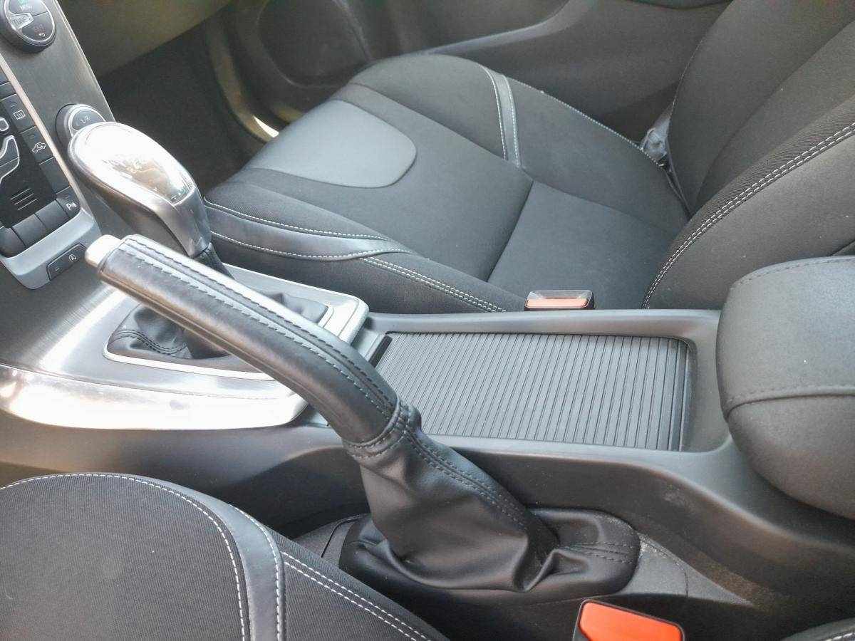 volvo-v40-2013-diesel-1560cc