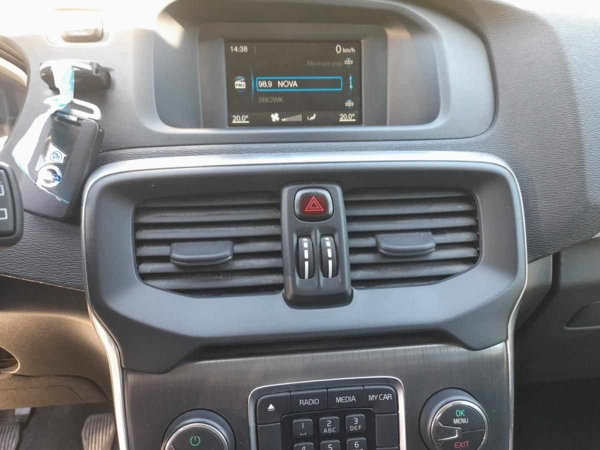 volvo-v40-2013-diesel-1560cc