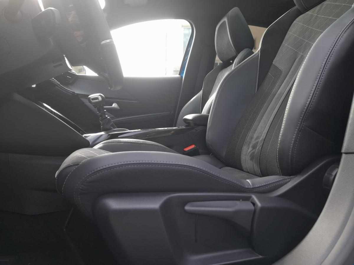 peugeot-208-2021-gasolina-1199cc