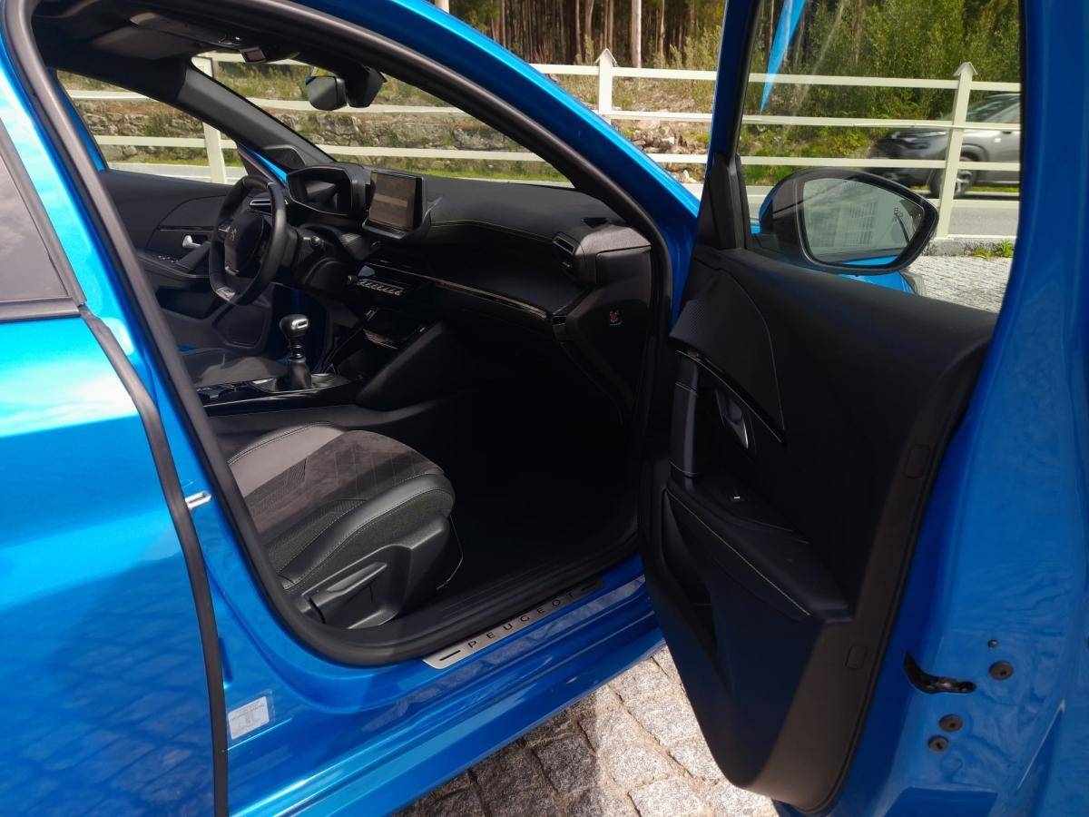 peugeot-208-2021-gasolina-1199cc