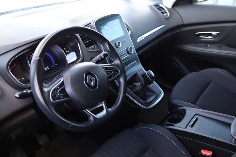 renault-scenic-2019-diesel-1750cc