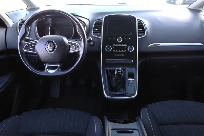 renault-scenic-2019-diesel-1750cc