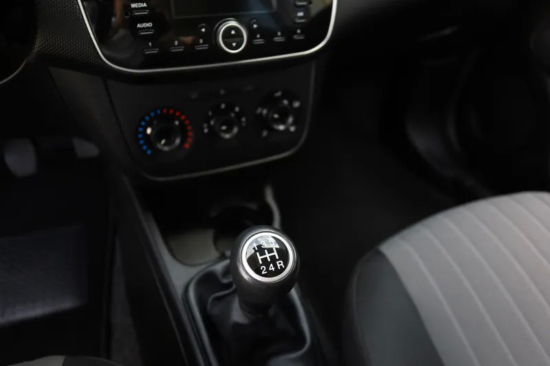 fiat-punto-2018-diesel-1248cc