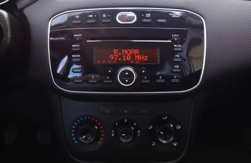 fiat-punto-2018-diesel-1248cc