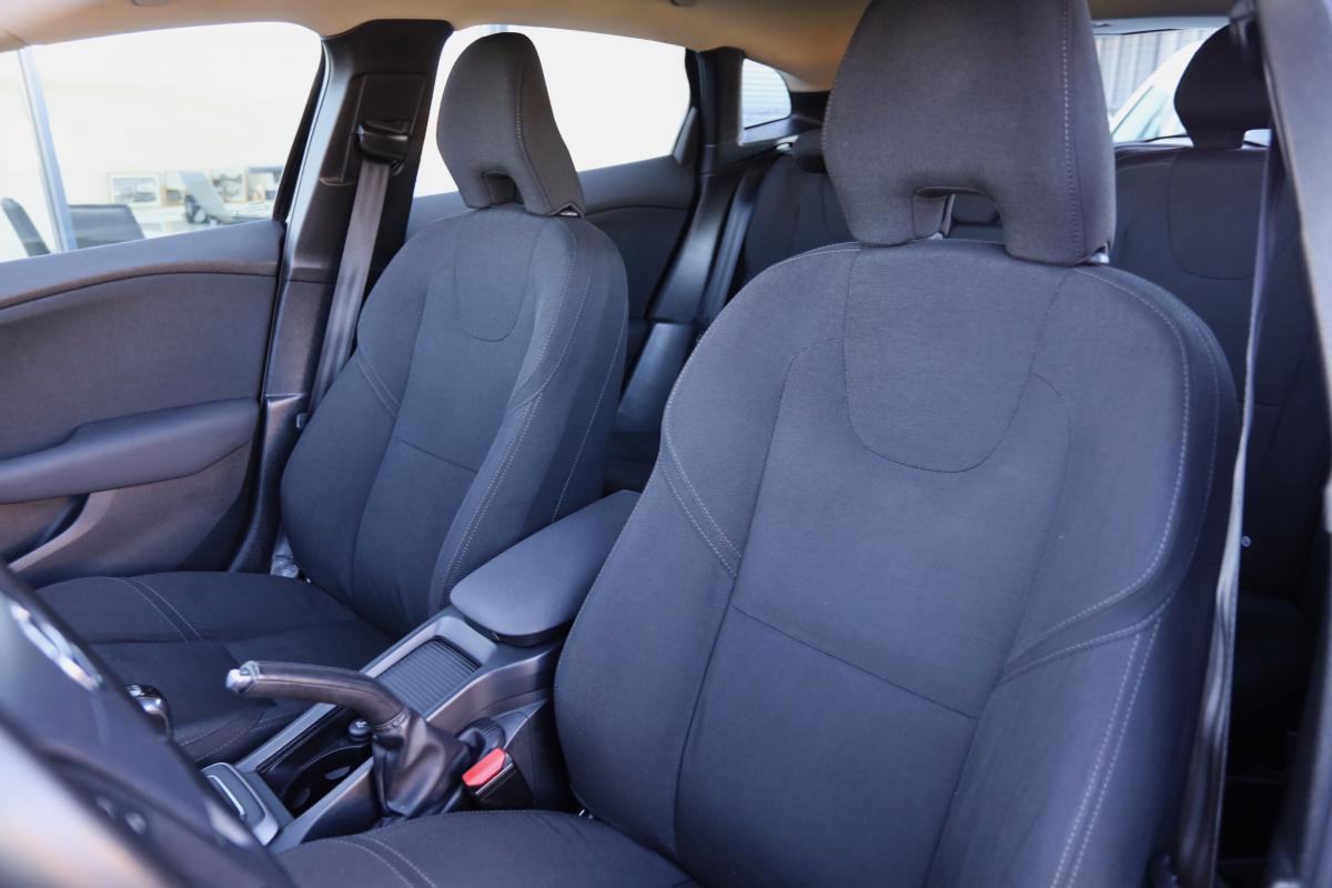 volvo-v40-2016-diesel-1969cc