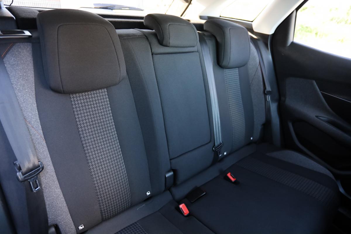 peugeot-3008-2017-diesel-1560cc