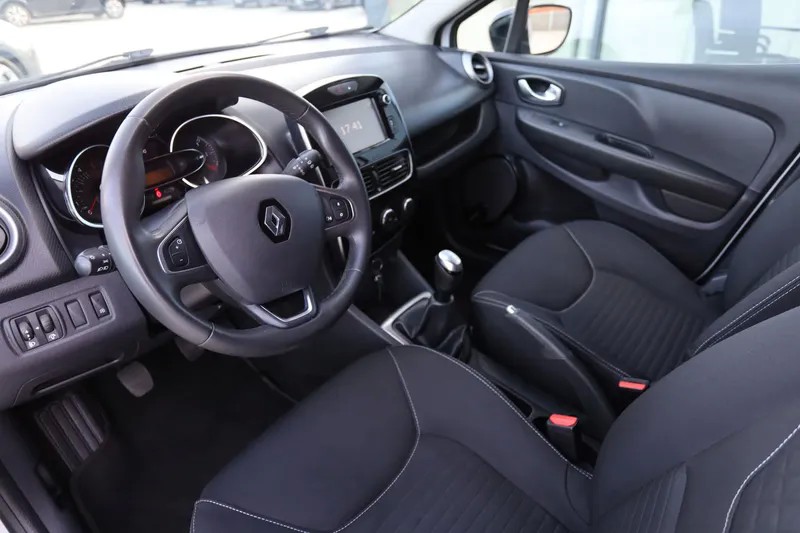 renault-clio-sport-tourer-2017-diesel-1461cc