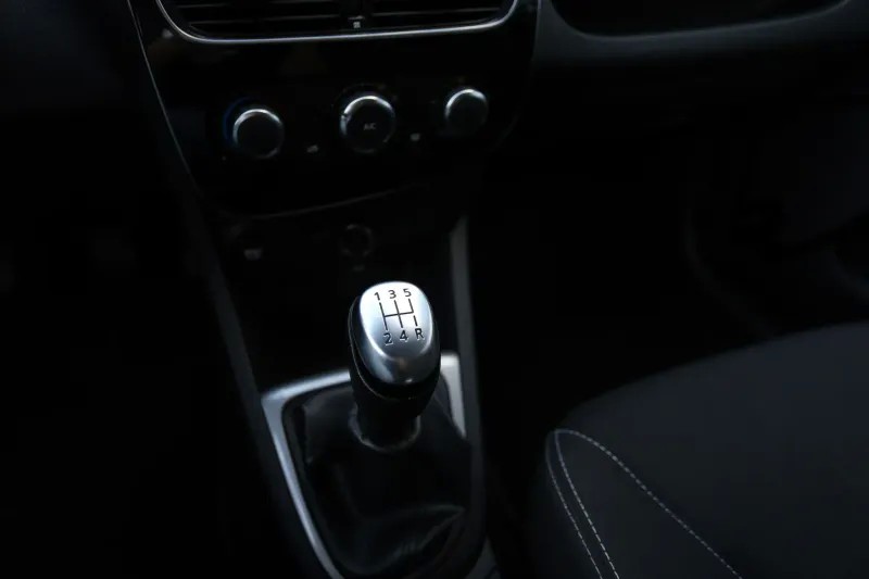 renault-clio-sport-tourer-2017-diesel-1461cc