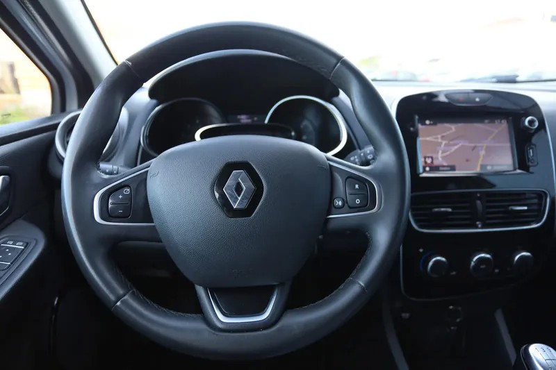 renault-clio-sport-tourer-2017-diesel-1461cc