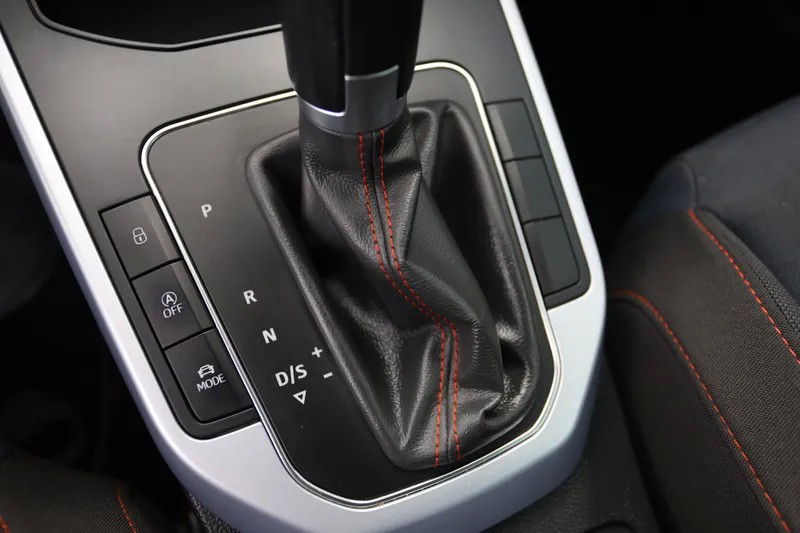 seat-arona-2023-gasolina-999cc