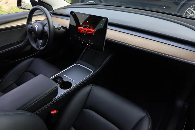 tesla-model-3-2022-eletrico-500cc