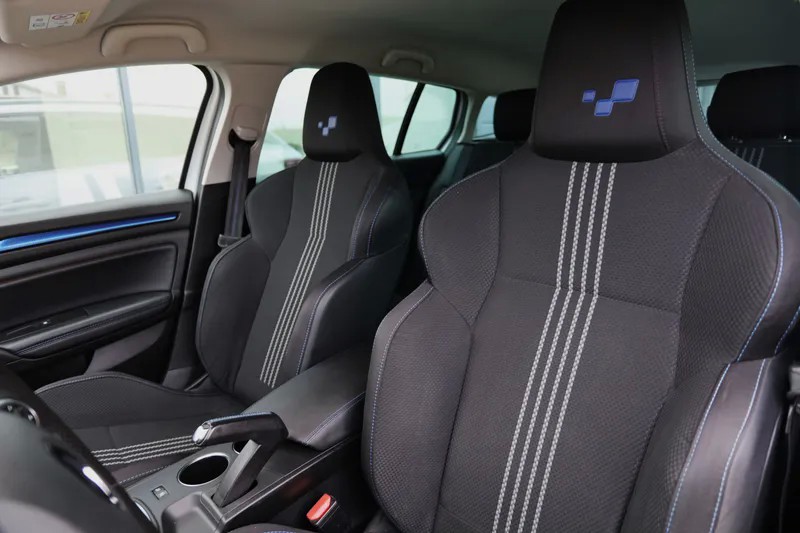 renault-megane-sport-tourer-2019-diesel-1461cc