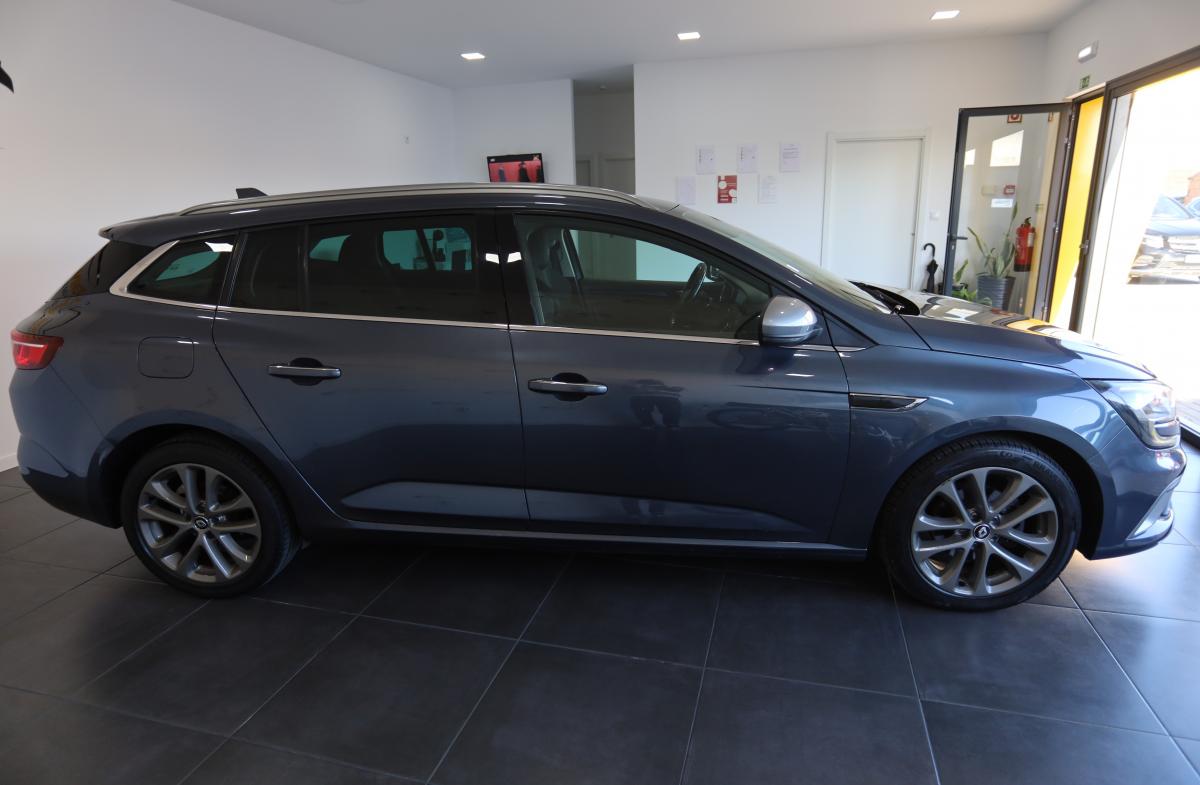 renault-megane-sport-tourer-2018-diesel-1461cc