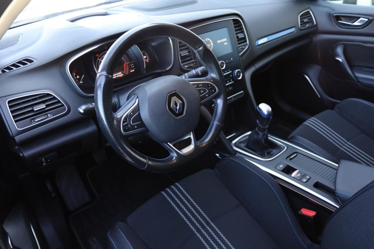 renault-megane-sport-tourer-2018-diesel-1461cc