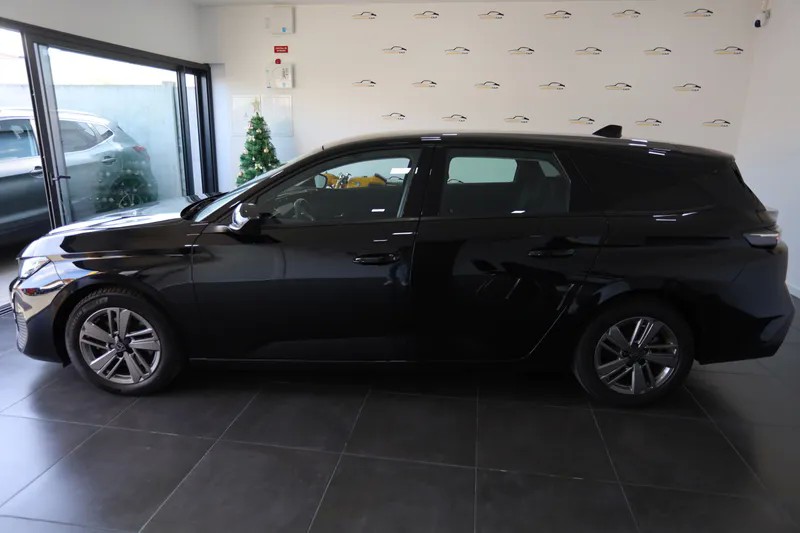 peugeot-308-sw-2022-diesel-1499cc