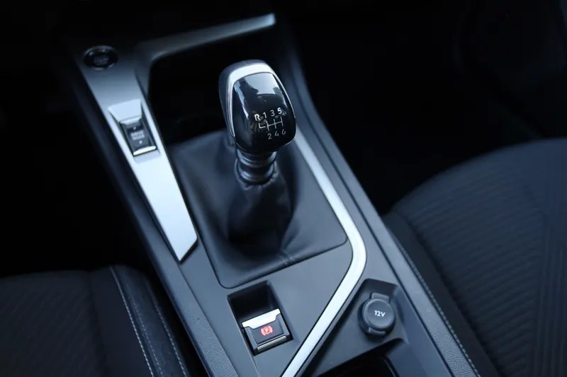 peugeot-308-sw-2022-diesel-1499cc