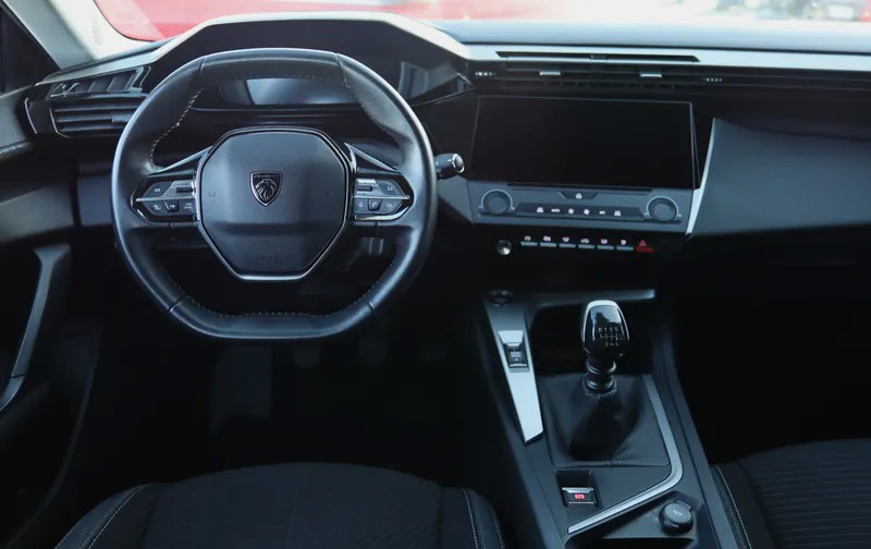 peugeot-308-sw-2022-diesel-1499cc