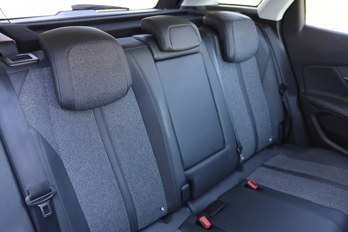 peugeot-3008-2017-diesel-1560cc