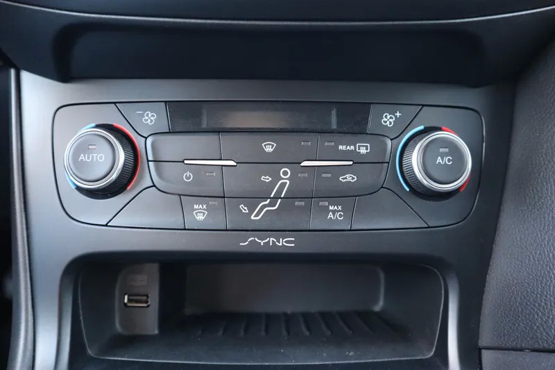 ford-focus-2017-diesel-1499cc