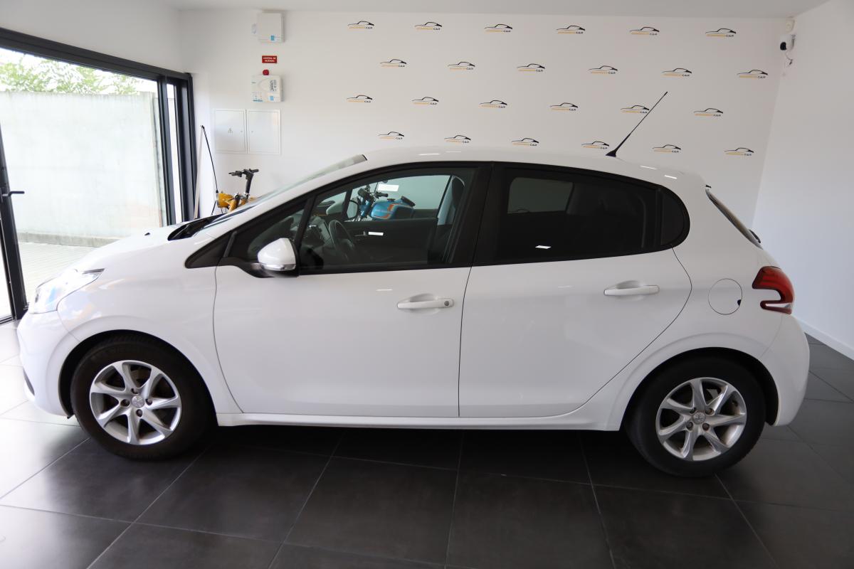 peugeot-208-2016-diesel-1560cc