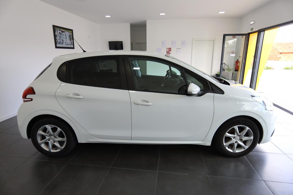peugeot-208-2016-diesel-1560cc