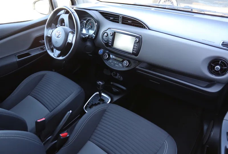 toyota-yaris-2019-hibrido-a-gasolina-1497cc