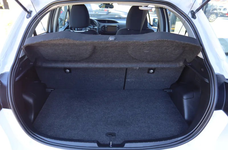 toyota-yaris-2019-hibrido-a-gasolina-1497cc